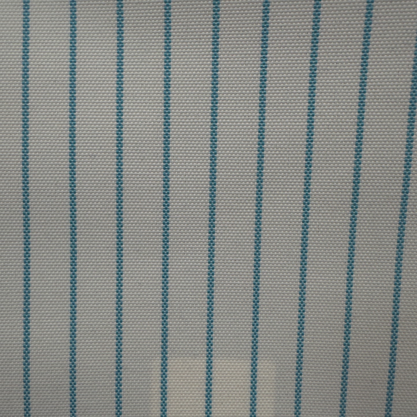 Material pentru exterior alb cu dungi albastre
